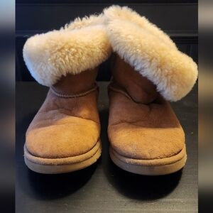 Ugg Tan Shearling Boots W/Button Tab